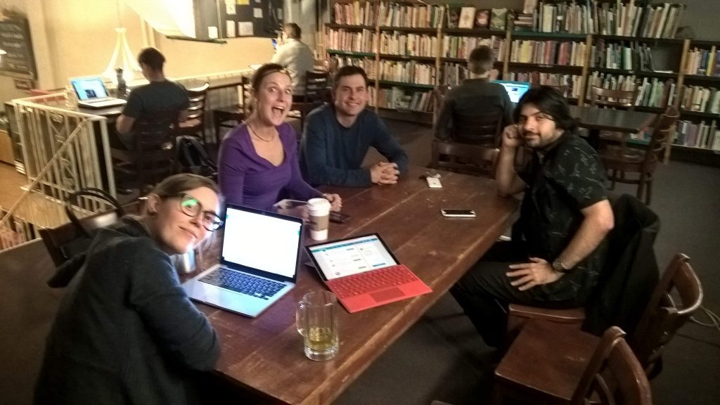 Maggie, Olivia, David, y Azad en la reunión de conversación española. (31 de Octubre, 2016)